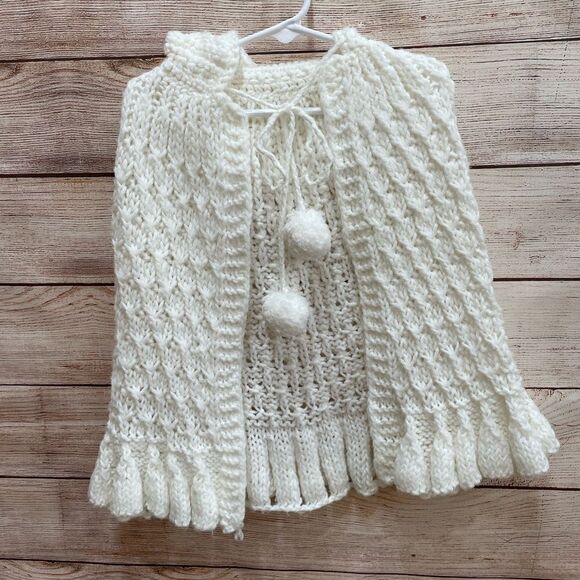 VINTAGE HAND CROCHETED HOODED CAPE IN WHITE - Picture 3 of 4